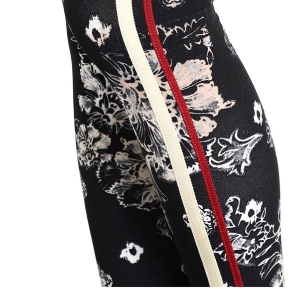 FP Movement Freestyle Floral Striped
Leggings High Rise Ankle Crop Drawstring - Picture 2 of 10